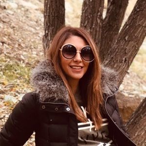 Meet your Posher, Niloofar